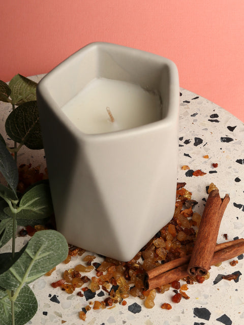 Monochrome Candle Coconut & Amber 5.6 OZ
