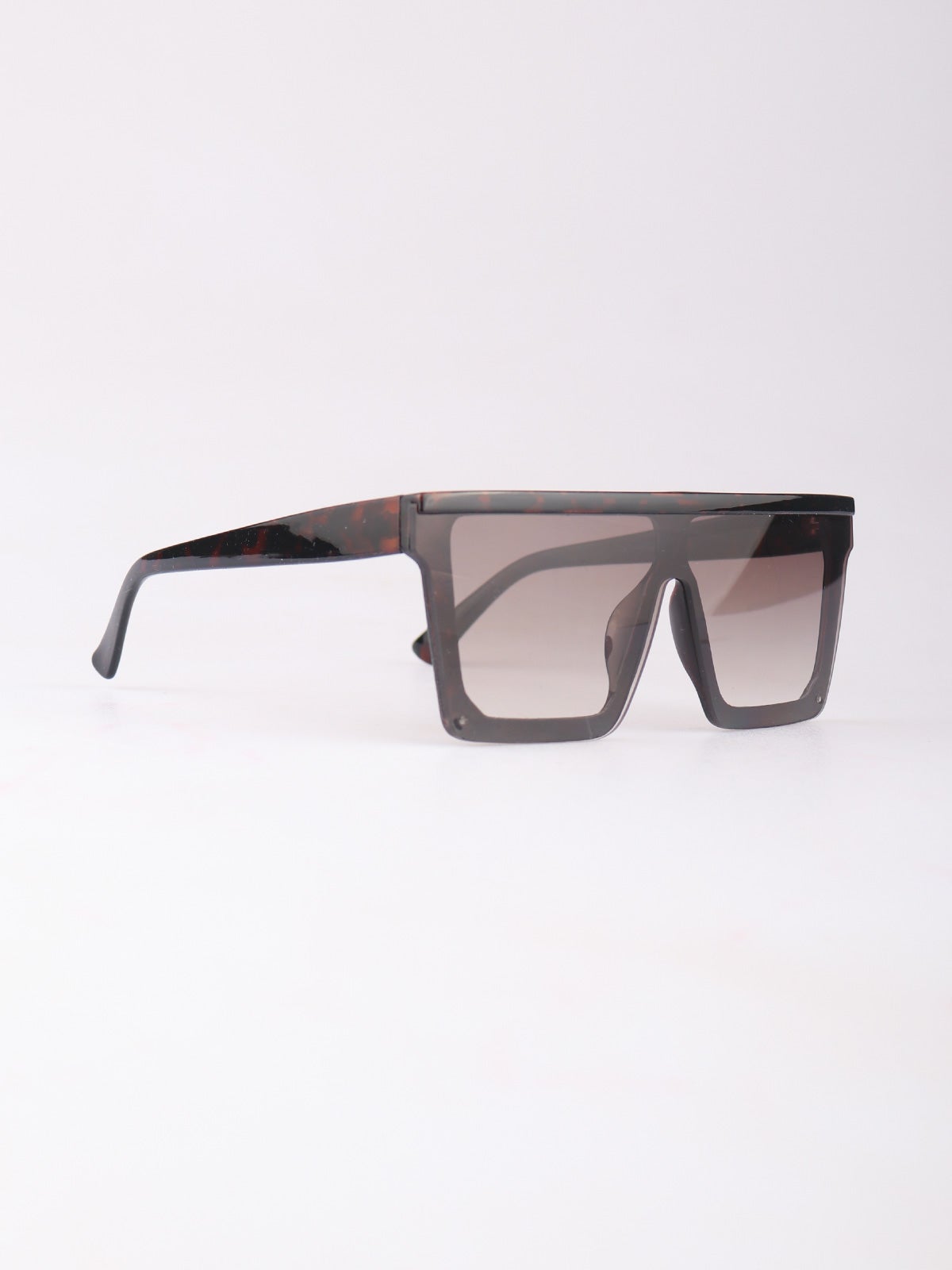 Flat top hot sale tortoise sunglasses